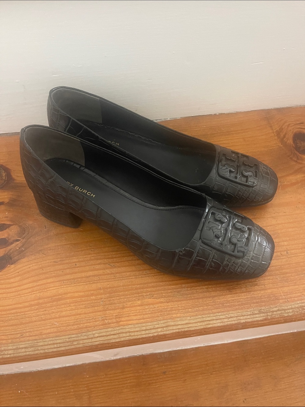 Tory Burch Black Croc-Embossed Block Heel Pumps with Logo Toe